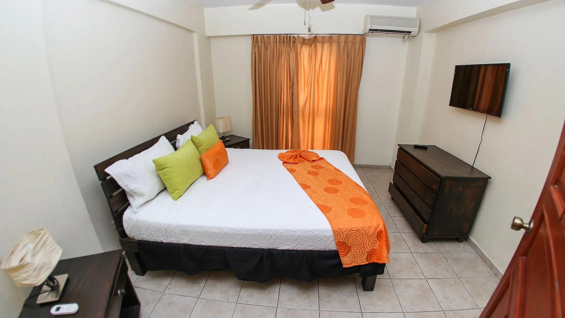Acuarium Suite Resort La Viva Hotel