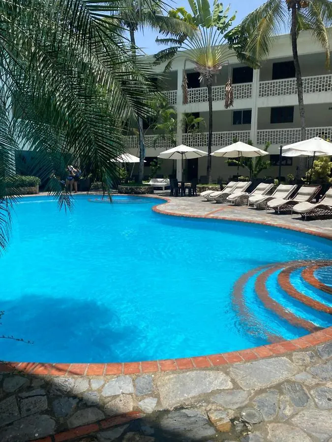 Acuarium Suite Resort La Viva 3*,