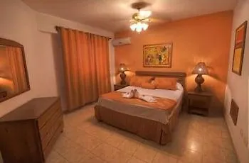 Acuarium Suite Resort Santo Domingo 3*,